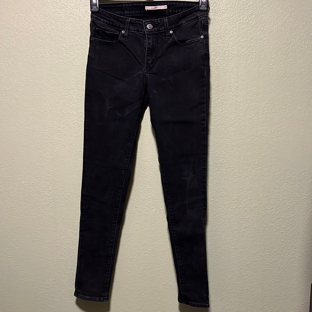 Levi’s 711 skinny jeans